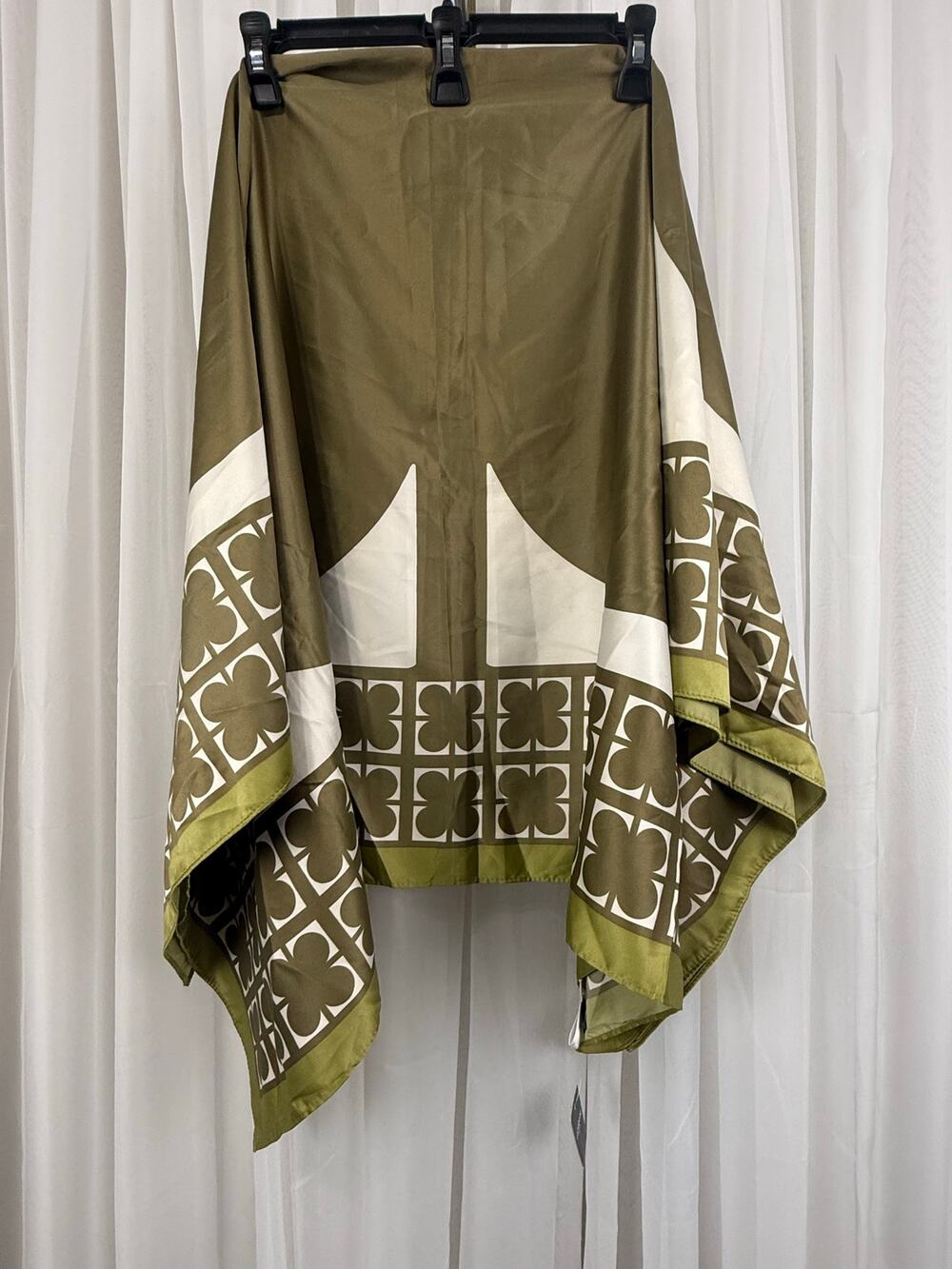 Liz Claiborne New York Oversized SQ Scarf NWT Olive Green Geometric Print 47”